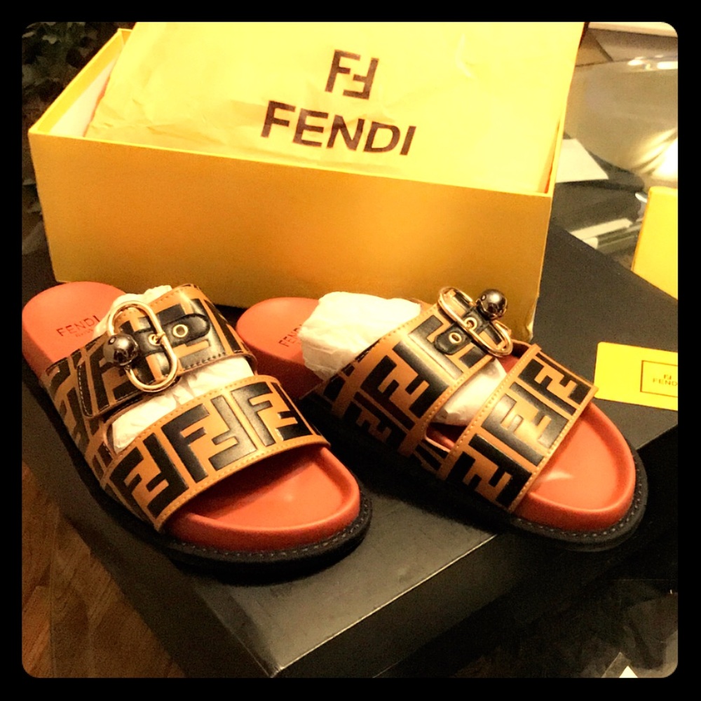 FENDI slides women
